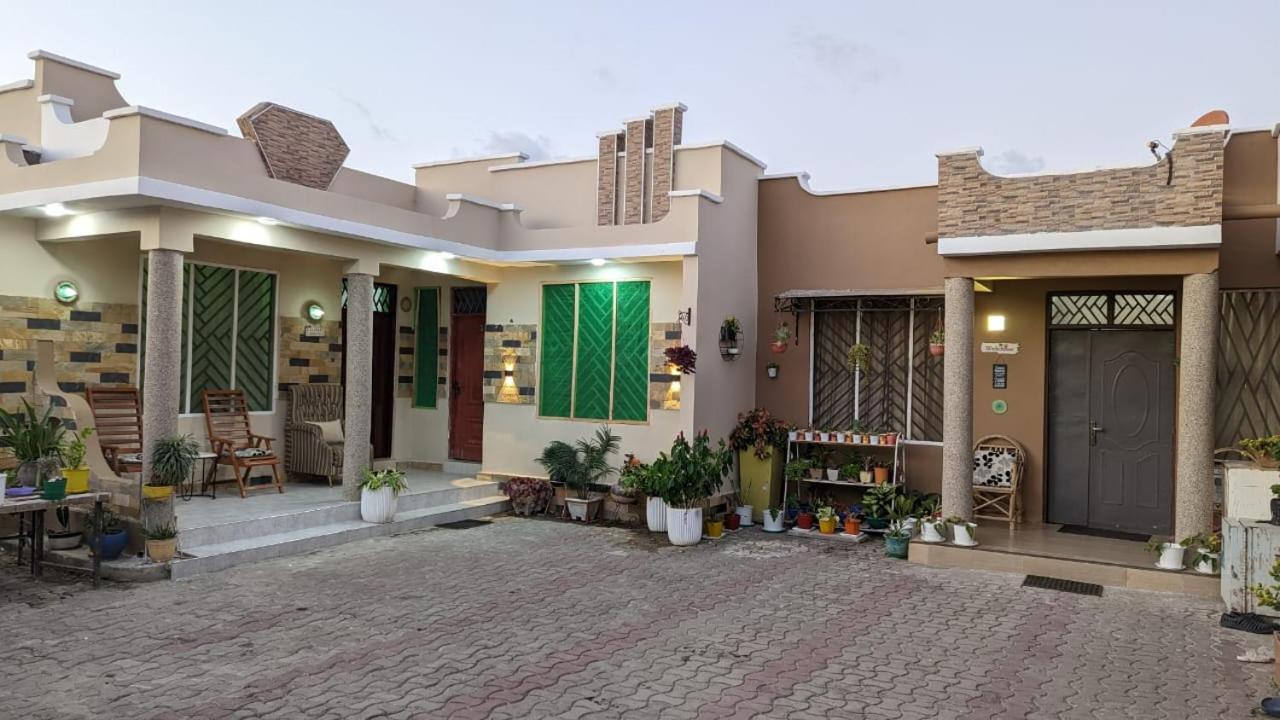 Babajay Family Home Dar es Salaam Esterno foto